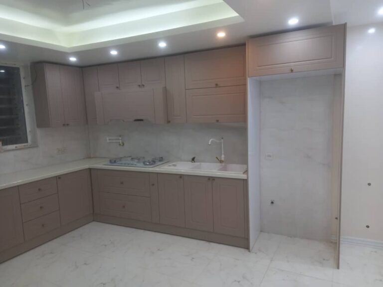 نمونه کار نصب شده کابینت‌های آماده کابینت استوک پیشکاری