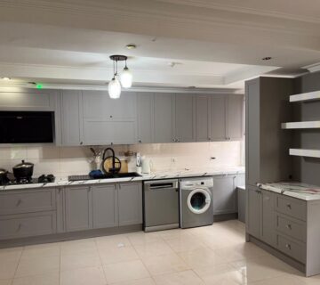 نمونه کار نصب شده کابینت‌های آماده کابینت استوک پیشکاری