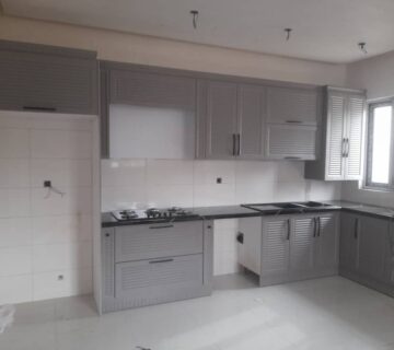 نمونه کار نصب شده کابینت‌های آماده کابینت استوک پیشکاری