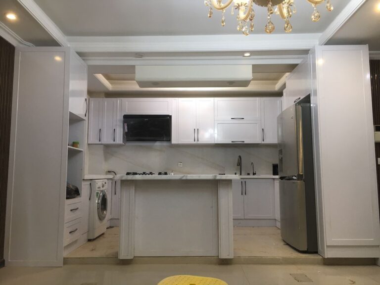 نمونه کار نصب شده کابینت‌های آماده کابینت استوک پیشکاری