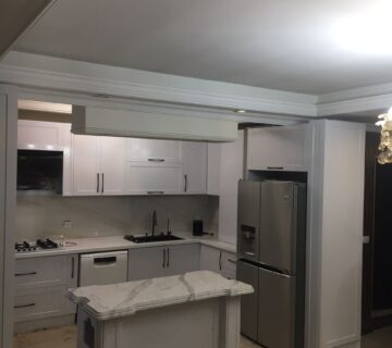 نمونه کار نصب شده کابینت‌های آماده کابینت استوک پیشکاری
