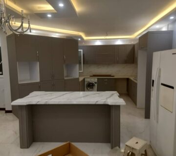 نمونه کار نصب شده کابینت‌های آماده کابینت استوک پیشکاری