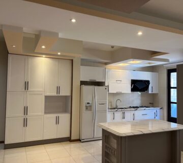 نمونه کار نصب شده کابینت‌های آماده کابینت استوک پیشکاری