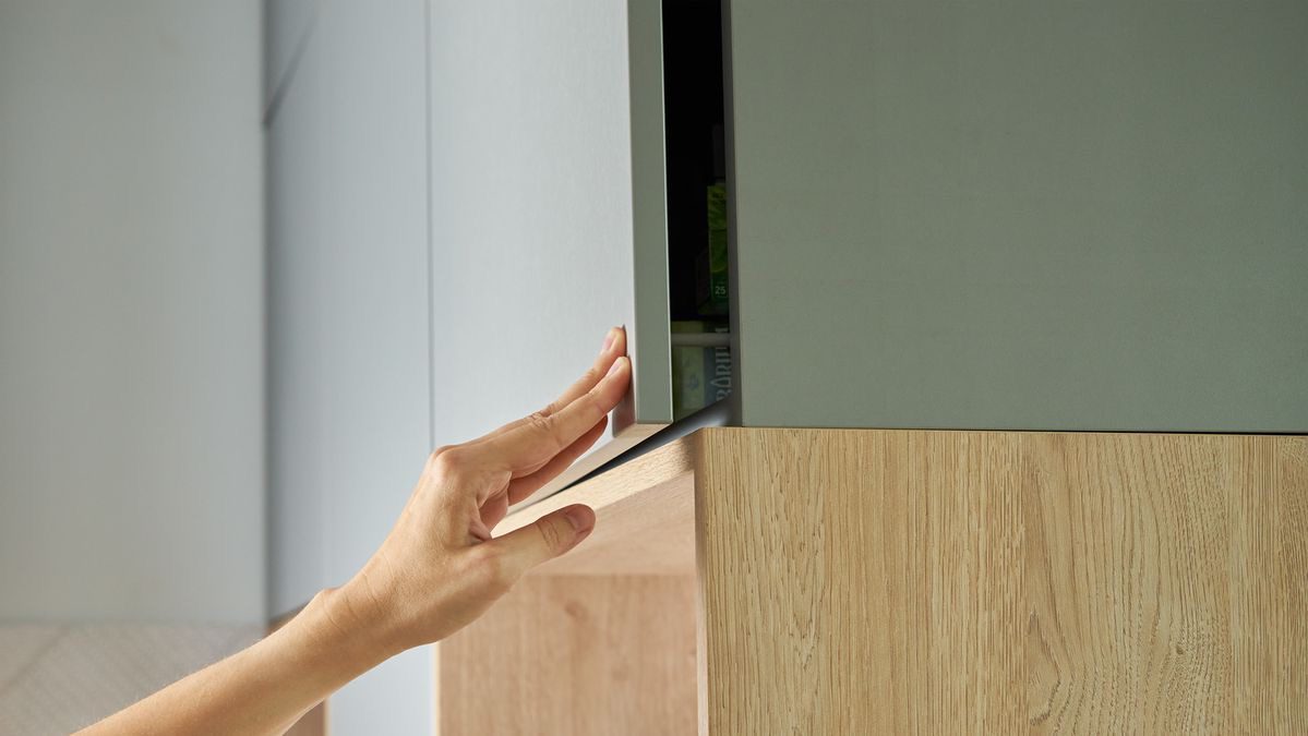 استفاده از مکانیزم مگنتی برای کابینتهای هوایی مدرن بدون دستگیره