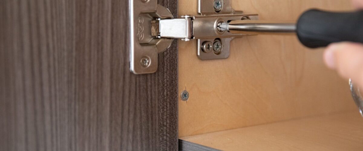 زنگ زدن لولای کابینت
