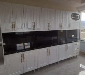 نمونه کار نصب شده کابینت‌های آماده کابینت استوک پیشکاری